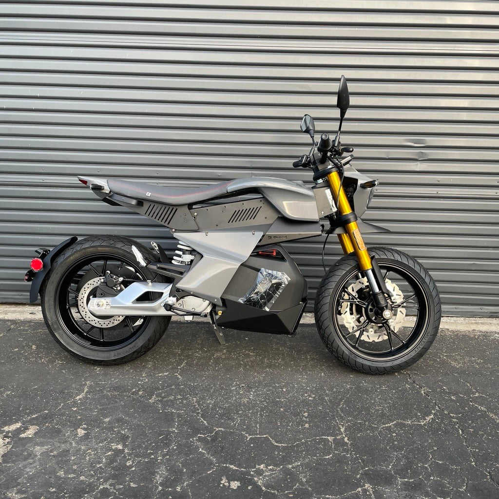 2025 Ryvid Anthem | Standard | 00072