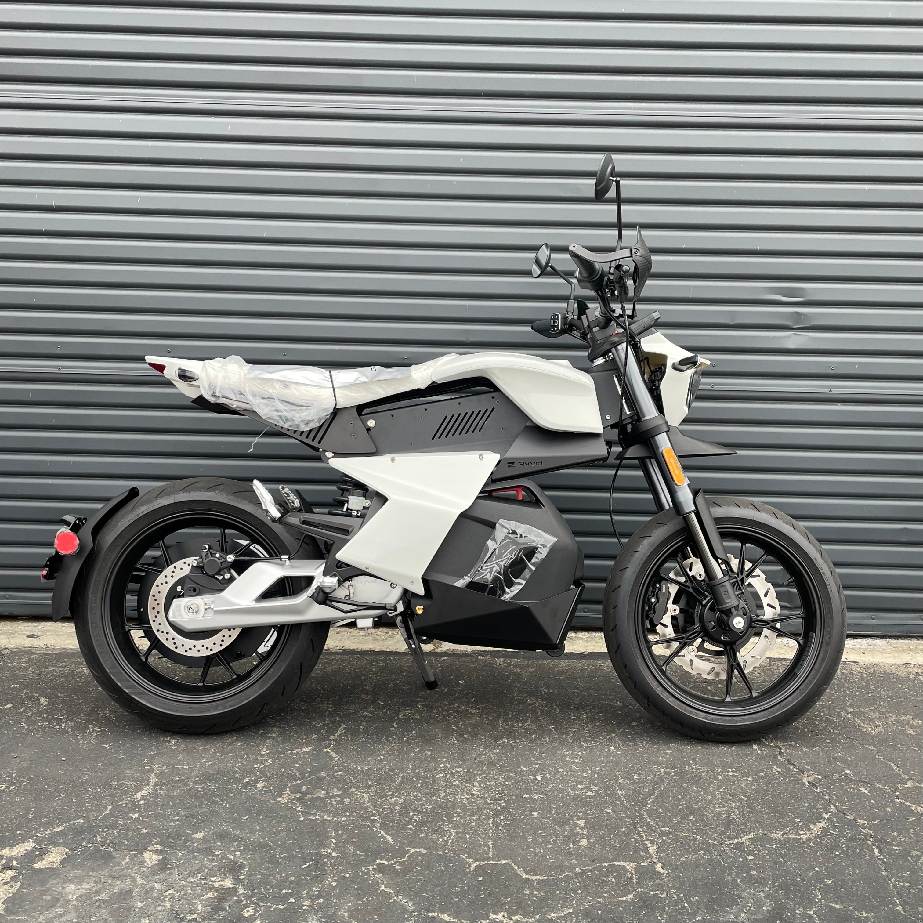 2025 Ryvid Anthem | Standard | 00052