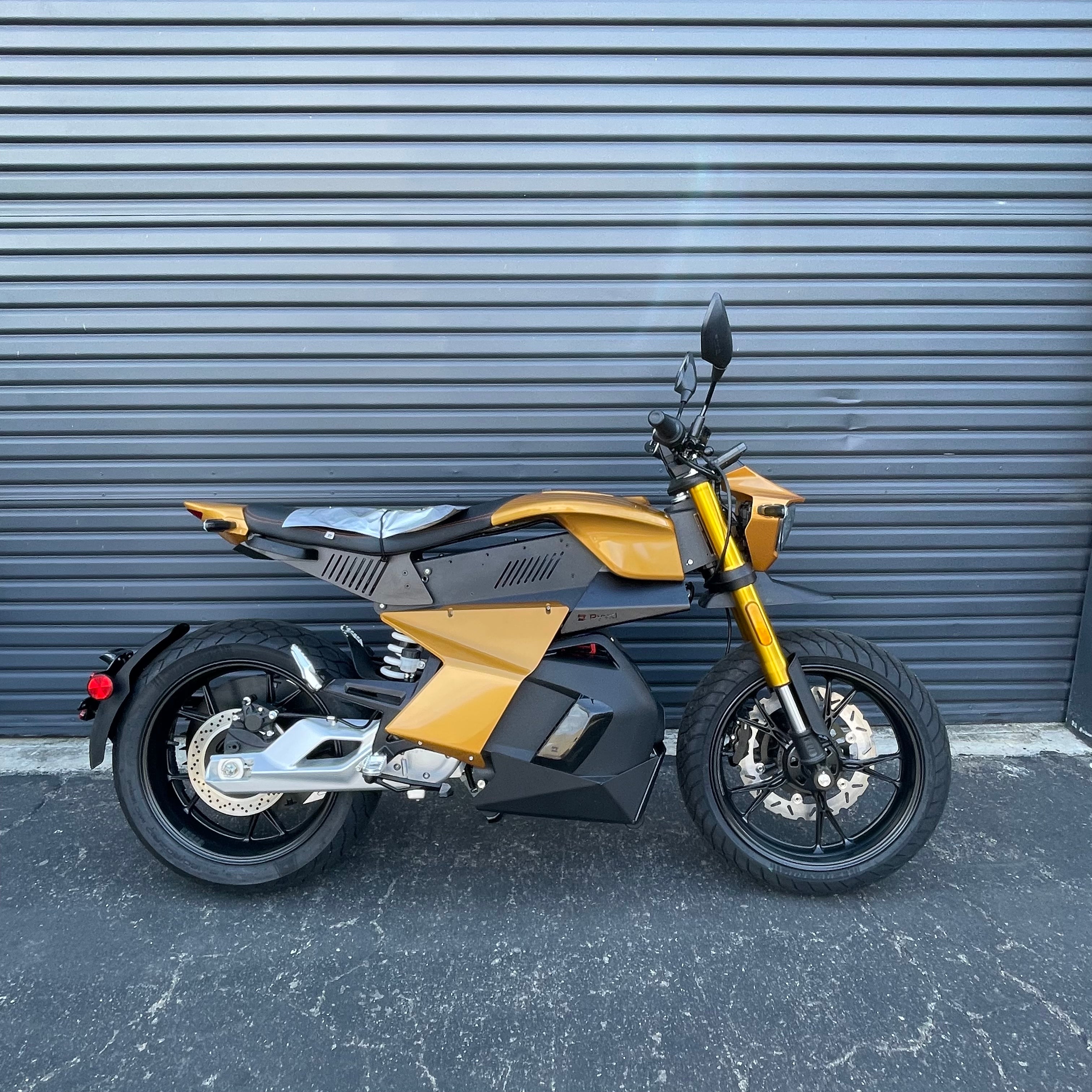2023 Ryvid Anthem | Standard | 00231